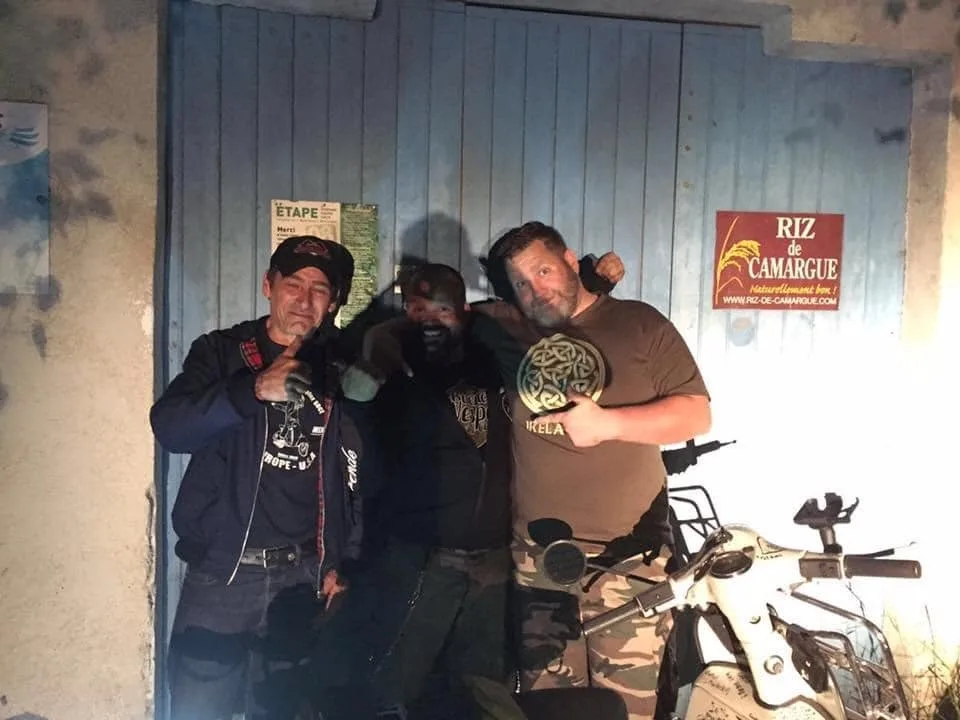 David Castella and Skooter Rascal with Markus Mayer — midnight engine repair Camargue France 2016