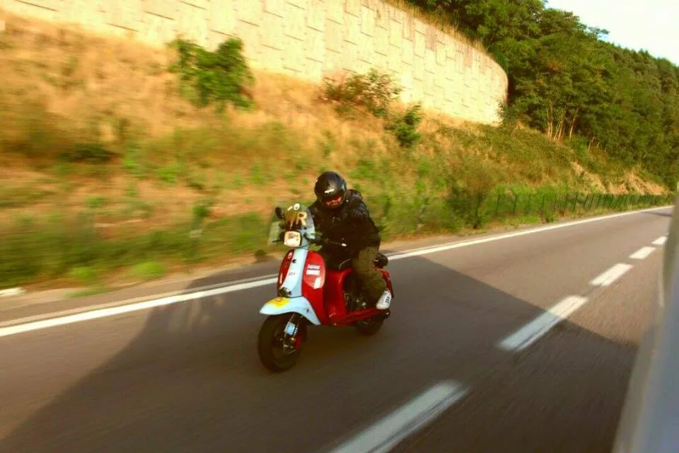 Markus André Mayer on Scomadi TL125 Susi during the world record ride, highway 2015