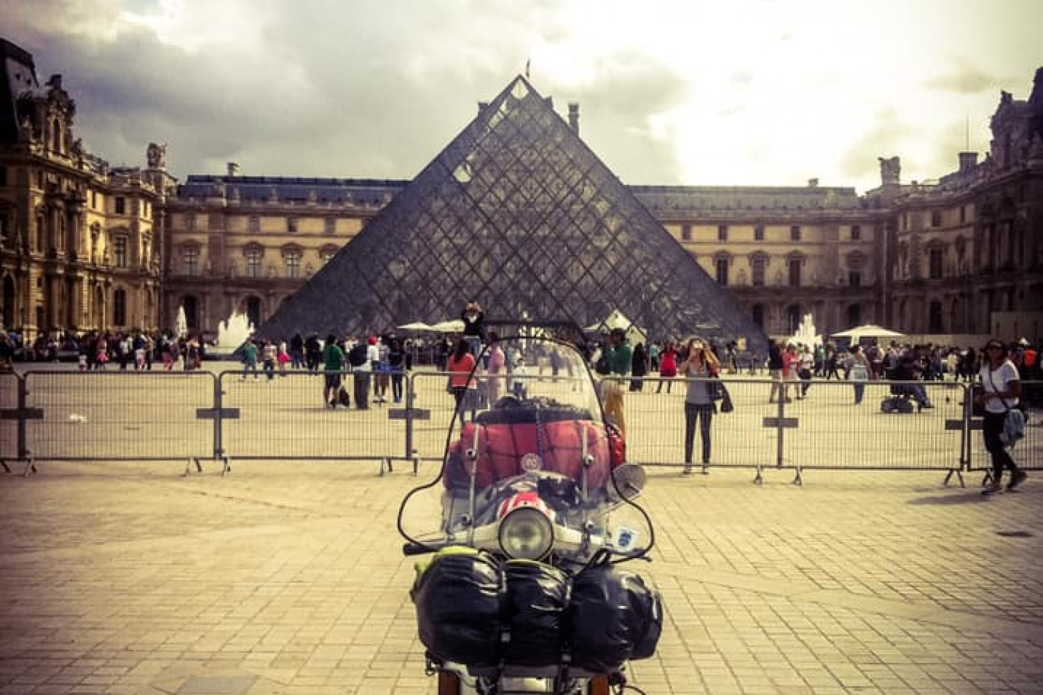 Vespa Photo Louvre